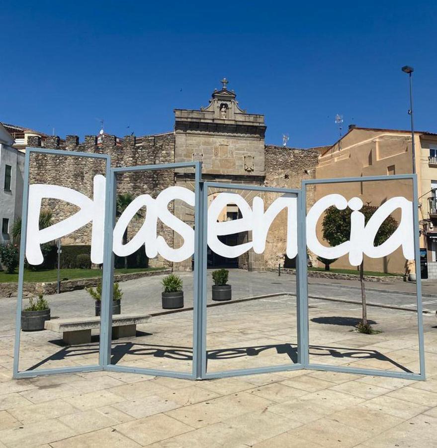 Puerta Del Sol - Plasencia Eksteriør billede
